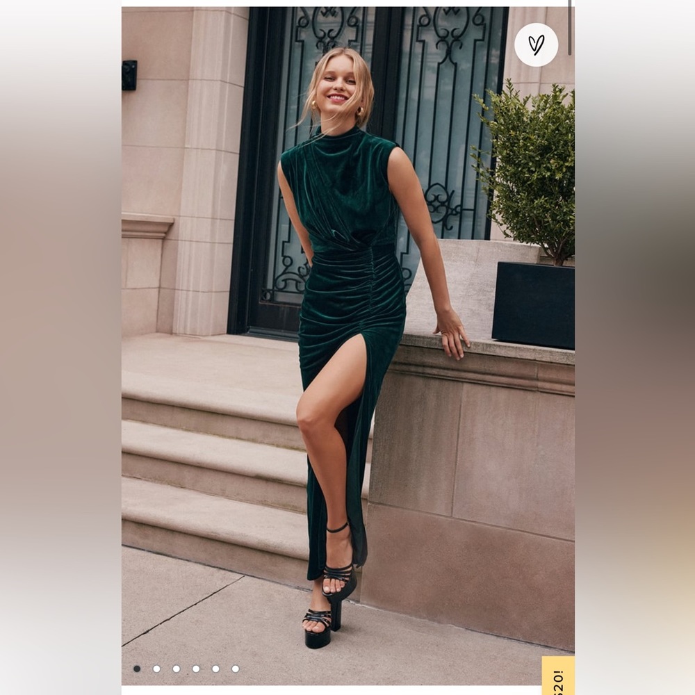 Lulu’s Alluring Image Emerald Ruched Velvet Mock Neck Maxi Dress